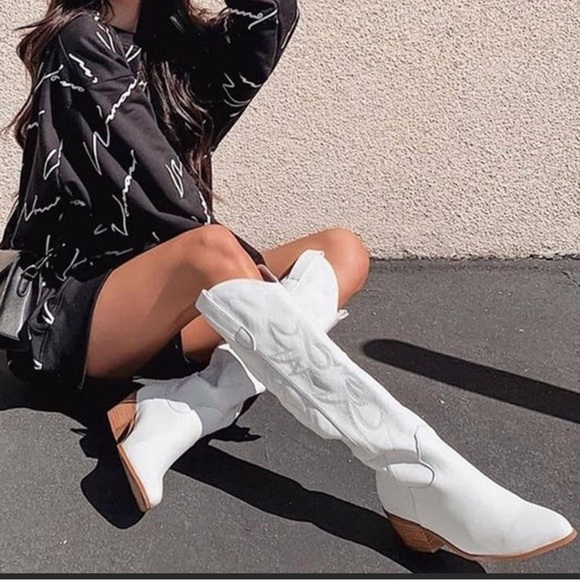 NIB white boots by Chase and Chloe 8.5 synthetic and Cute! - Picture 9 of 16
